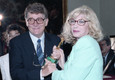 Ermanno Olmi viene premiato da Monica Vitti a Roma il 6 giugno 1992 ai David Donatello © Ansa