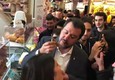 Salvini: pausa al bar per un cannolo © ANSA