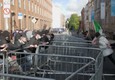 Dublino, scontri tra manifestanti a favore e contrari alle nuove norme sanitarie © ANSA
