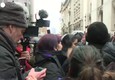 Londra, folla esulta davanti al Tribunale che ha bloccato l'estradizione di Assange © ANSA