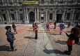 Scuola: flash mob studenti davanti a Palazzo Marino © 
