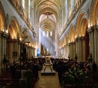 Veterani nella cattedrale di Bayeux © EPA