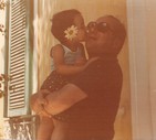 Maria Giovanna Cassini con il papà a Napoli nell'estate del 1977. 'Gli anni della mia infanzia con il mio caro papà' © Ansa