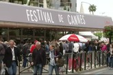 Prima giornata a Cannes, red carpet quasi pronto