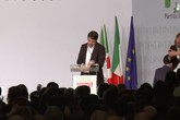 Renzi incoronato segretario da assemblea Pd