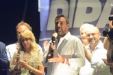 Salvini si commuove su palco: i figli a volte mancano
