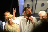 Salvini: parlamentari alzino culo e vengano alle Camere