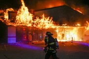 Dimostranti incendiano una decina di edifici a Ferguson