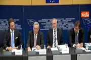 Juncker: ha ragione il Papa, progetto Ue non ridotto a economia