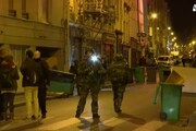 Parigi, l'esercito presidia le strade