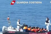 Naufragio migranti, oltre 200 morti
