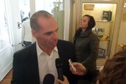Varoufakis: collegare pagamento debito a crescita