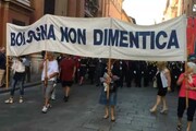 Sfila corteo per ricordare strage 2 agosto a Bologna