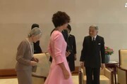 Renzi incontra l'imperatore Akihito