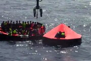 Peschereccio affonda al largo Libia, 25 morti