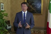 Renzi: l'Italia riparte dopo anni in cui aveva una ruota bucata