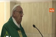 Papa Francesco cita Mina: 'Parole, parole...'