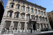 Renzi sfida Grasso, ma con la minoranza continua dialogo