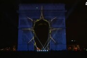 2016, a Parigi Arco di Trionfo si veste di luce