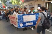 Scuola: studenti in piazza anche a Cagliari per welfare