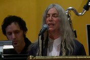 Patti Smith si commuove e dimentica parole Dylan