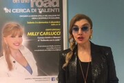Video Milly Carlucci dopo infortunio a Brindisi, sto bene, continuo casting