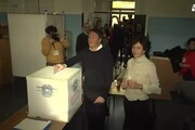 Referendum, il voto di Matteo Renzi a Pontassieve con Agnese