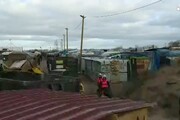 Migranti, a Calais si smantella la 'giungla'