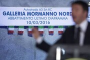 Renzi assiste abbattimento ultimo diaframma Sa-Rc
