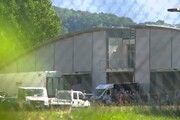 Prime 30 vittime del sisma in un hangar a Rieti