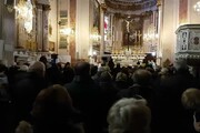 Don difende amore gay, applausi in chiesa