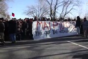 Protesta collettivi a Bologna 'libera' 30 migranti