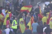 Barcellona, faccia a faccia tra unionisti e Mossos