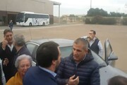 Salvini arrivato a Cagliari, primi selfie coi sostenitori