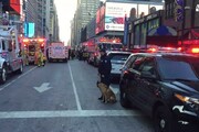Esplosione a New York, polizia e vigili del fuoco sul posto
