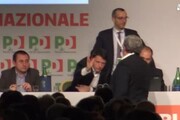 Pd, Emiliano: stretta di mano con Renzi a fine intervento
