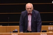 Eurodeputato polacco insulta donne, 'giusto guadagnino meno'