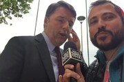 Pd: Renzi canta 'Ricominciamo' di Pappalardo
