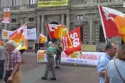 Sciopero trasporti a meta' a Milano: i mezzi vanno, in piazza la protesta