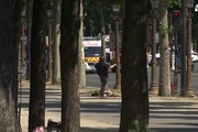 Champs-Elysees, il corpo dell'attentatore