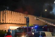Incendio deposito Milano sotto controllo