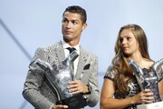 Uefa premia Cristiano Ronaldo e Lieke Martens giocatori dell'anno