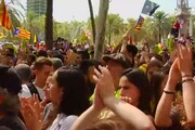 Centinaia di dimostranti protestano a Barcellona