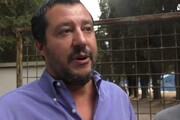 Blitz di Salvini in un centro di accoglienza migranti a Roma
