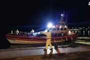 Barcone in difficolta', 70 soccorsi sbarcati a Lampedusa