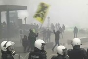Scontri a Bruxelles, polizia carica manifestanti