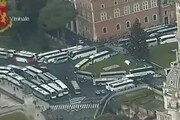 Protesta bus a Roma, in volo su Piazza Venezia