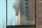 Incendio in palazzo Milano, un ferito grave