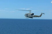 Cade in mare elicottero Marina, muore militare