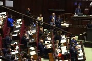 Strage Bologna, duro scontro alla Camera dopo il minuto di silenzio